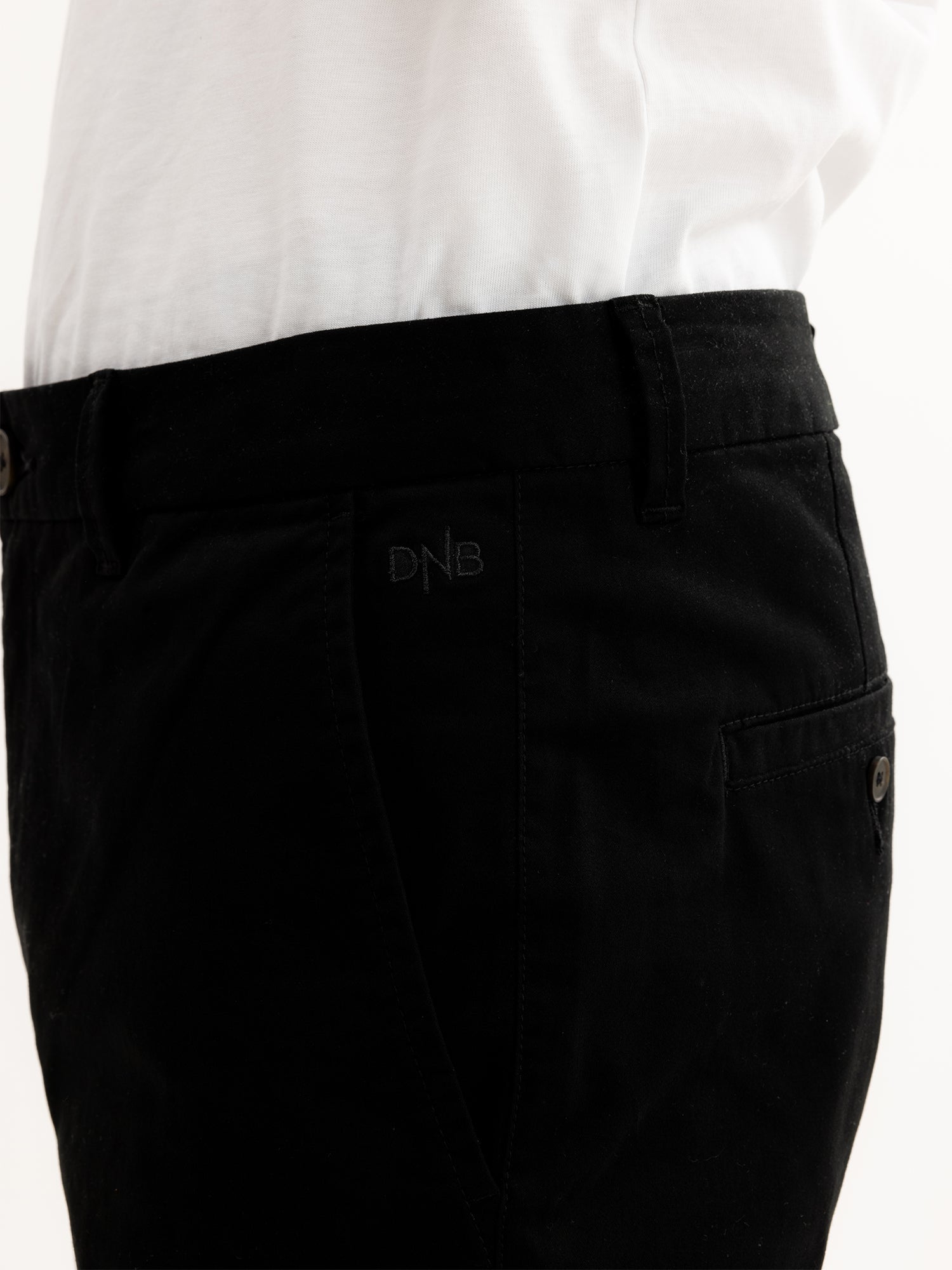 FOND CHINO BLACK